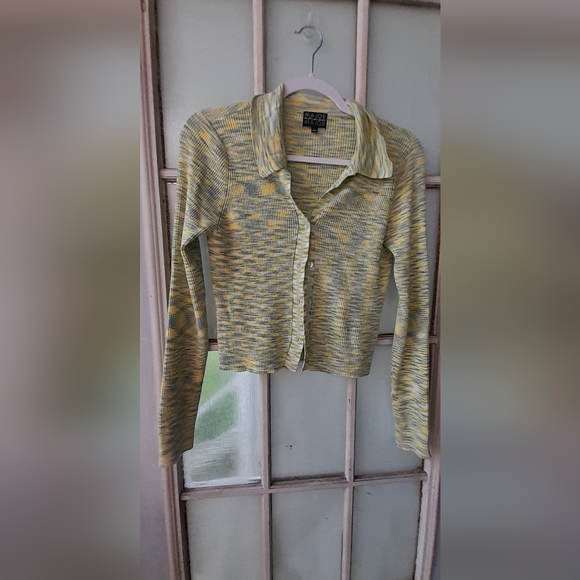 3 For $10 Major label Major 🐇green/yellow Large sweater shirt - Picture 1 of 6